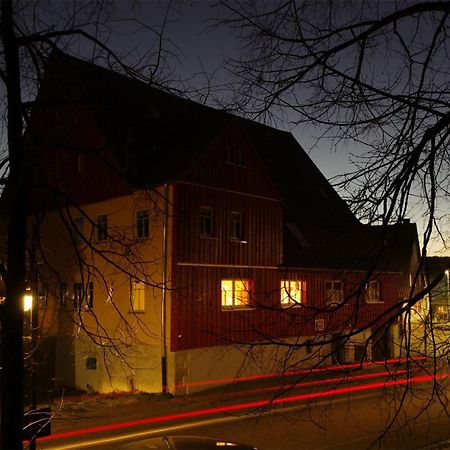 Gemuetliche Gaestezimmer In Einem Neu Sanierten Fachwerkhaus ザクセンハイム エクステリア 写真