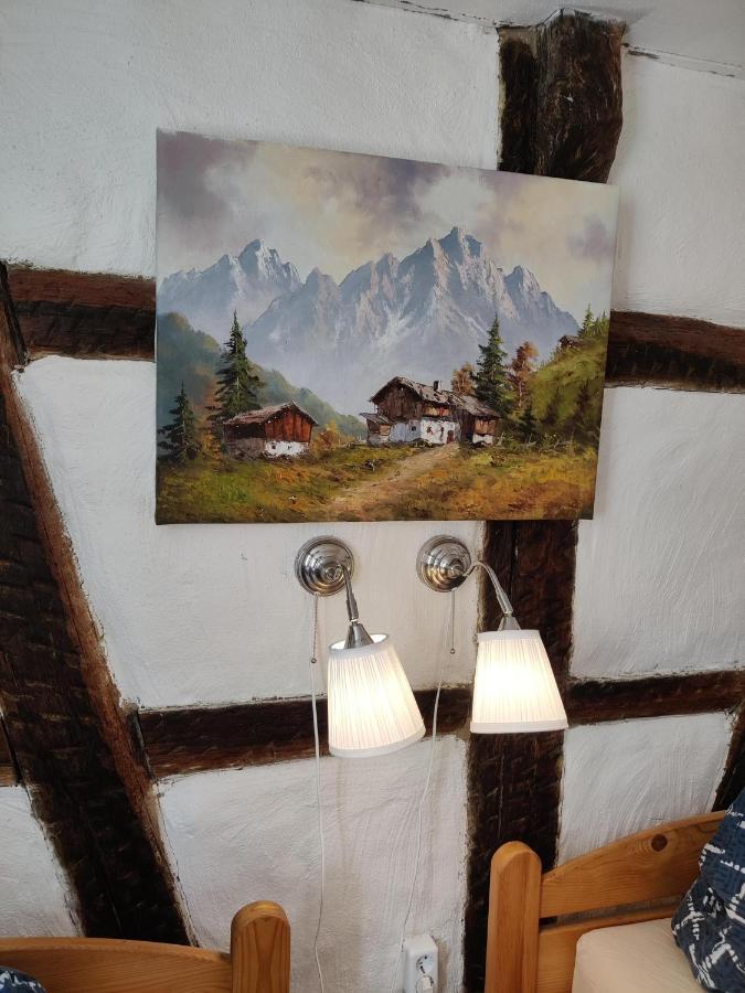 Gemuetliche Gaestezimmer In Einem Neu Sanierten Fachwerkhaus ザクセンハイム エクステリア 写真
