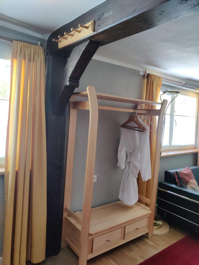 Gemuetliche Gaestezimmer In Einem Neu Sanierten Fachwerkhaus ザクセンハイム エクステリア 写真