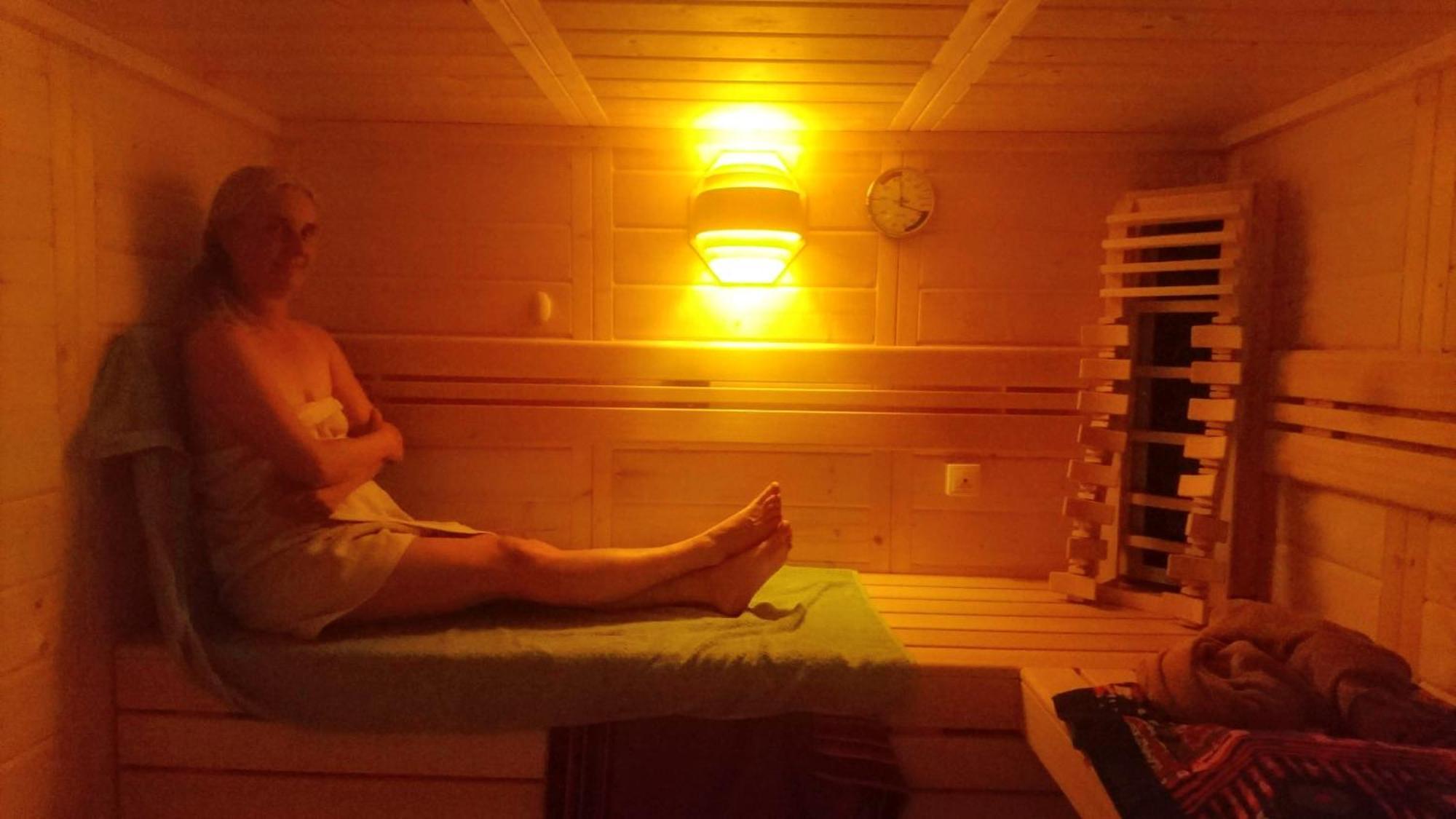 Gemuetliche Gaestezimmer In Einem Neu Sanierten Fachwerkhaus ザクセンハイム エクステリア 写真